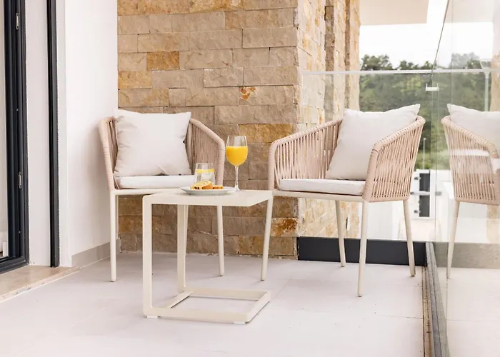 Encanto Da Foz - By Sch